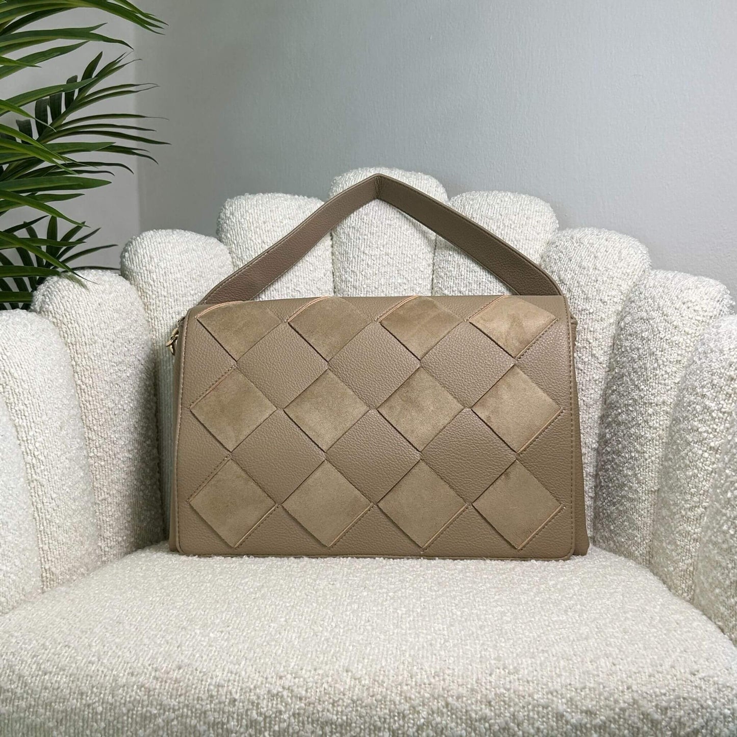 VICTORIA - SQUARE CLUTCH SAND BEIGE