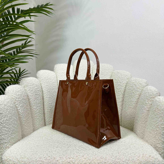 CASSANDRE SHINY TOTE BAG - GLOSSY CARAMEL