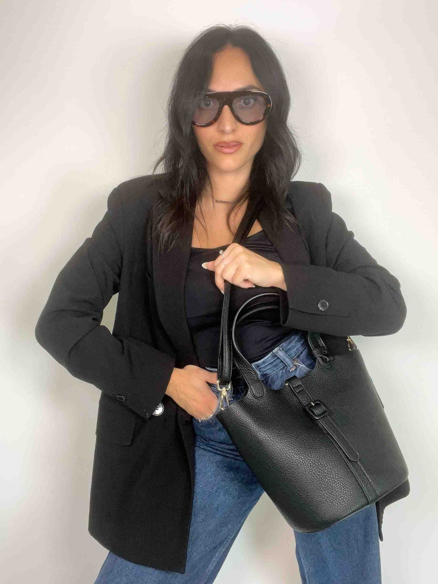 CLARA BUCKET BAG - BLACK