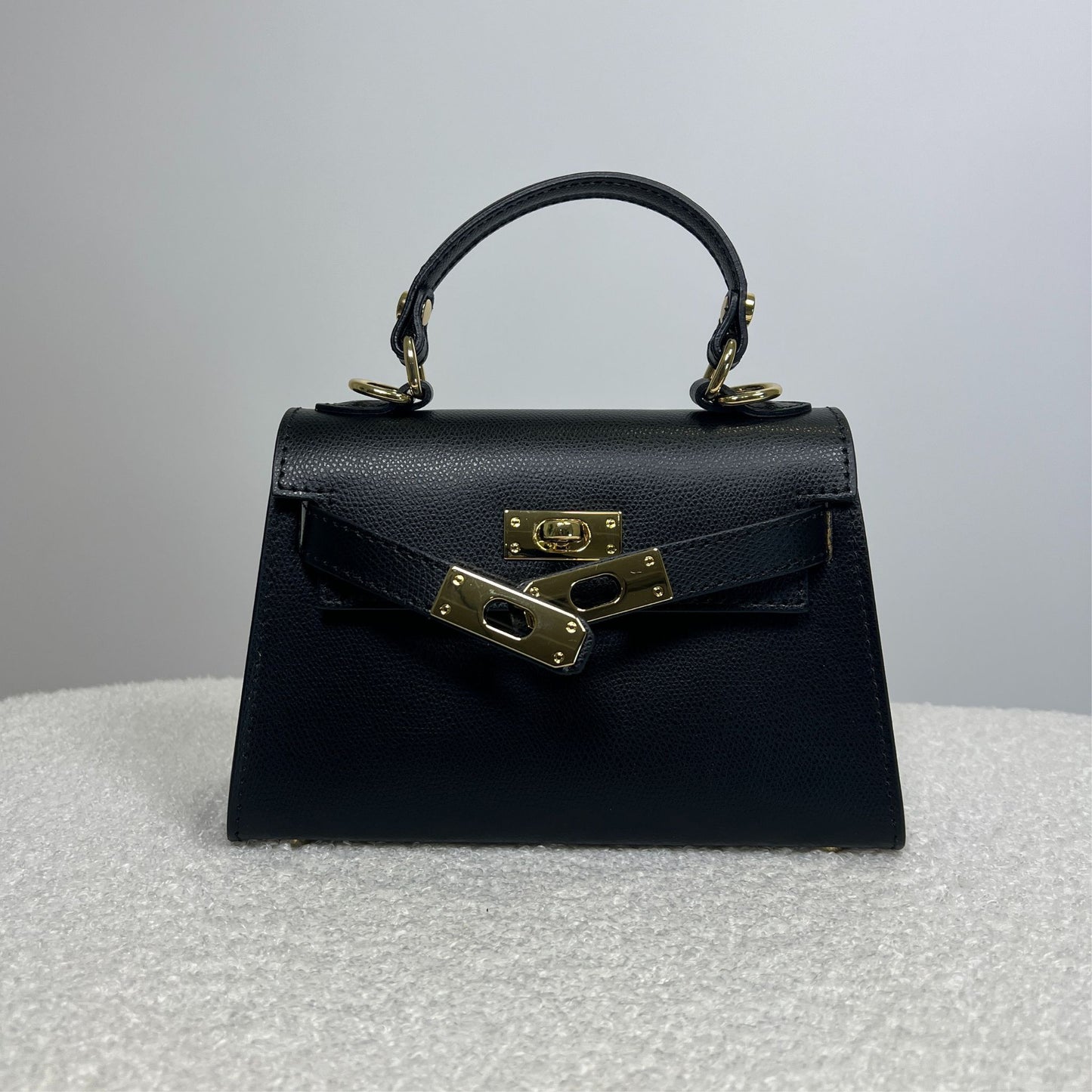 Borsa mini nera in pelle con chiusura metallica dorata e tracolla removibile - ÈCLAT mini kelly hermes 3