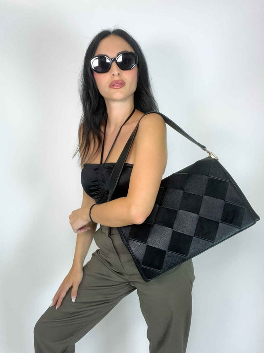 VICTORIA - SQUARE CLUTCH BLACK