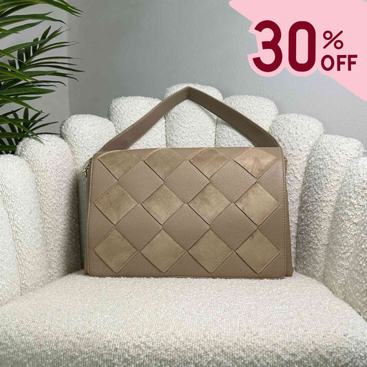 VICTORIA - SQUARE CLUTCH SAND BEIGE