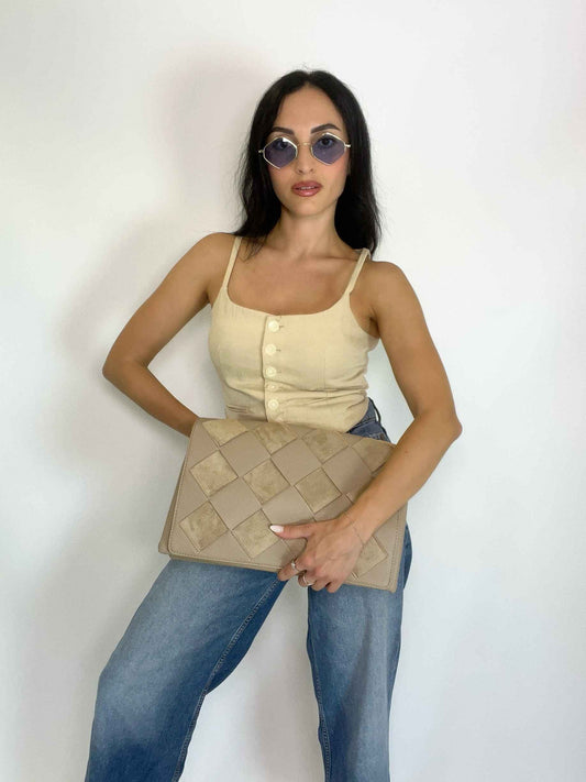 VICTORIA - SQUARE CLUTCH SAND BEIGE