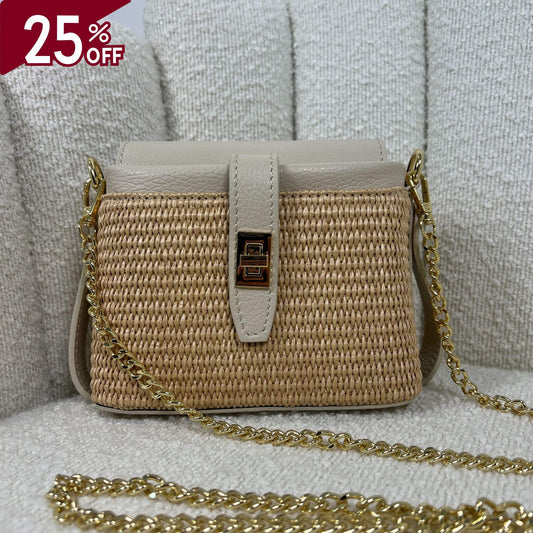 Borsa ÈCLAT Alma in rafia e pelle color ivor beige con catena dorata, vista frontale su sfondo neutro